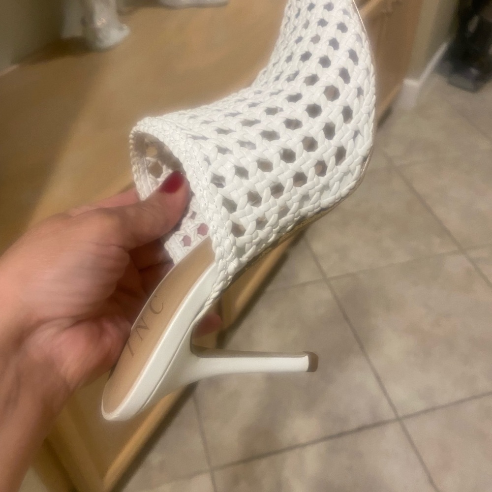 White shoes 71/2
